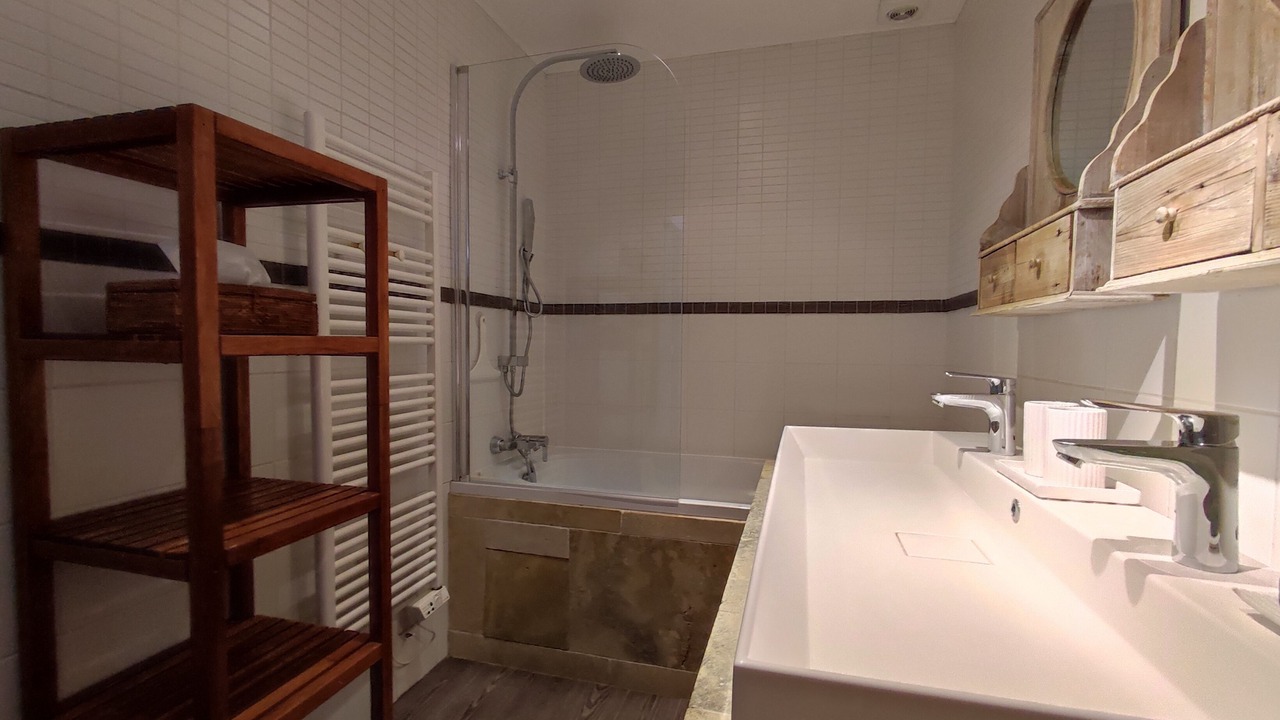 Photo of Bathroom in Cuers