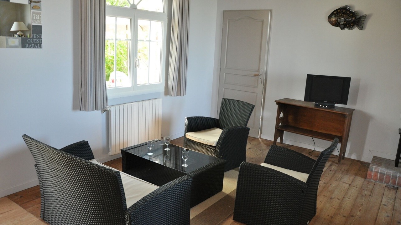Photo of Livingroom in Tredrez-Locquemeau