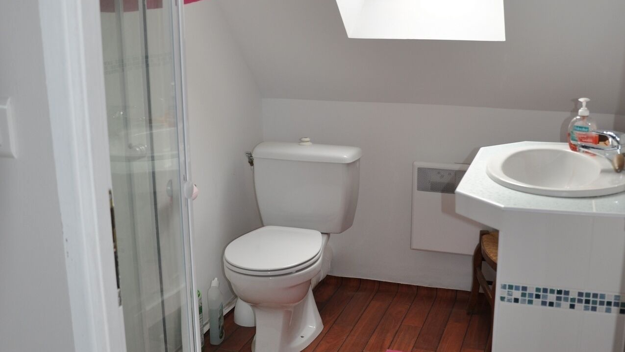 Photo of Bathroom in Tredrez-Locquemeau