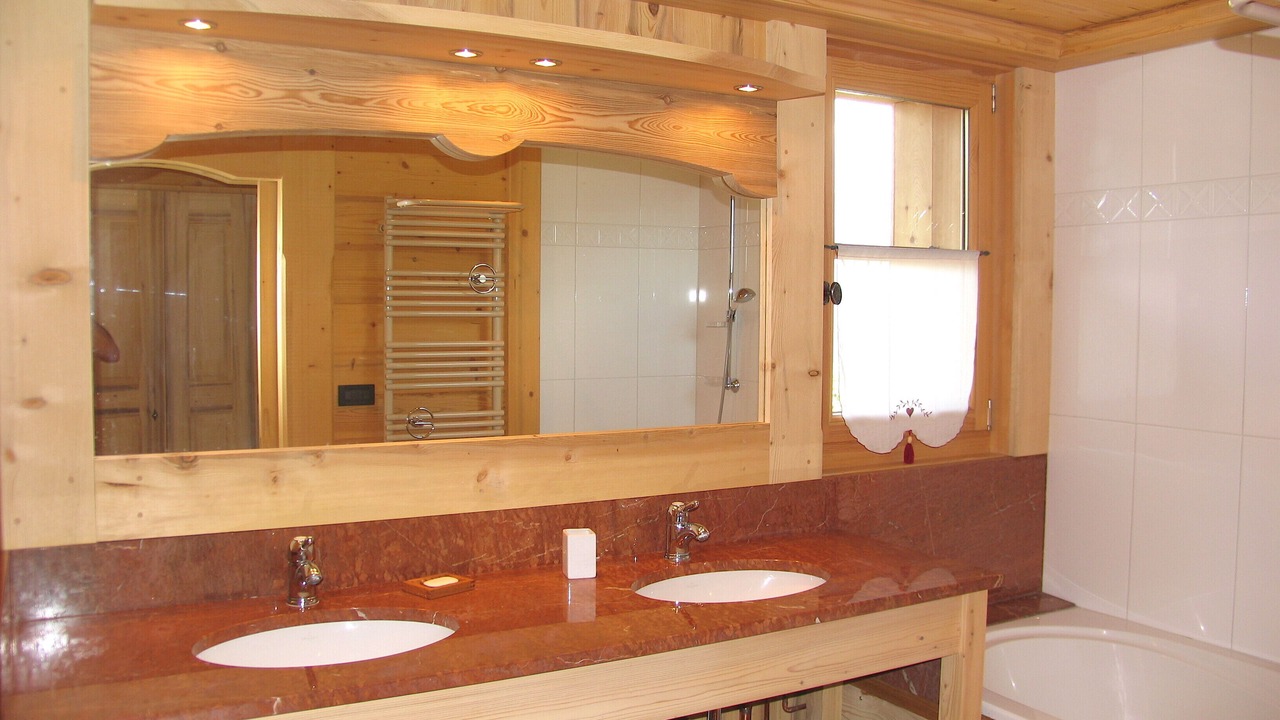 Photo of Bathroom in Demi-Quartier