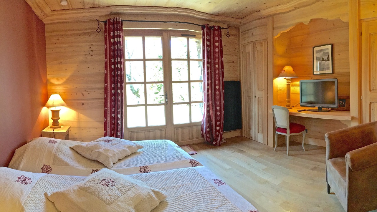 Photo of Bedroom in Demi-Quartier