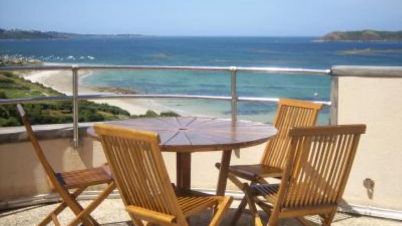 Photo of Patio Balcony in Trelevern