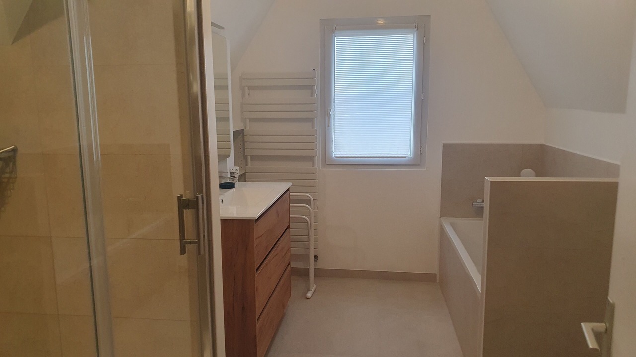 Photo of Bathroom in Parame