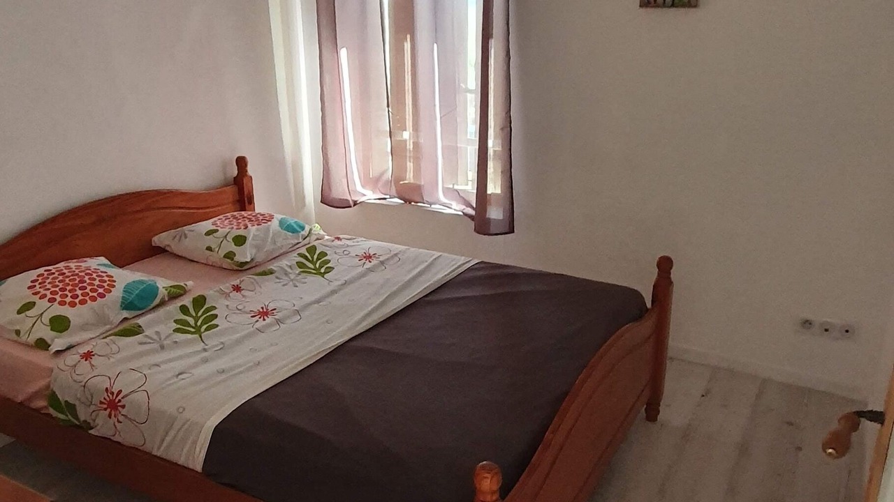 Photo of Bedroom in Meynes