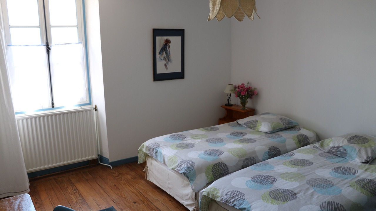 Photo of Bedroom in Courties