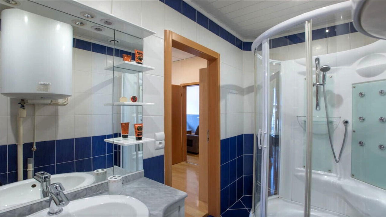 Photo of Bathroom in Metz-Centre – Ancienne Ville