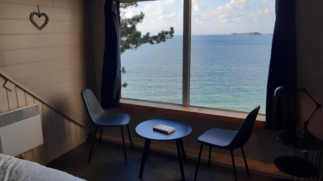 Photo of Bedroom in Tredrez-Locquemeau