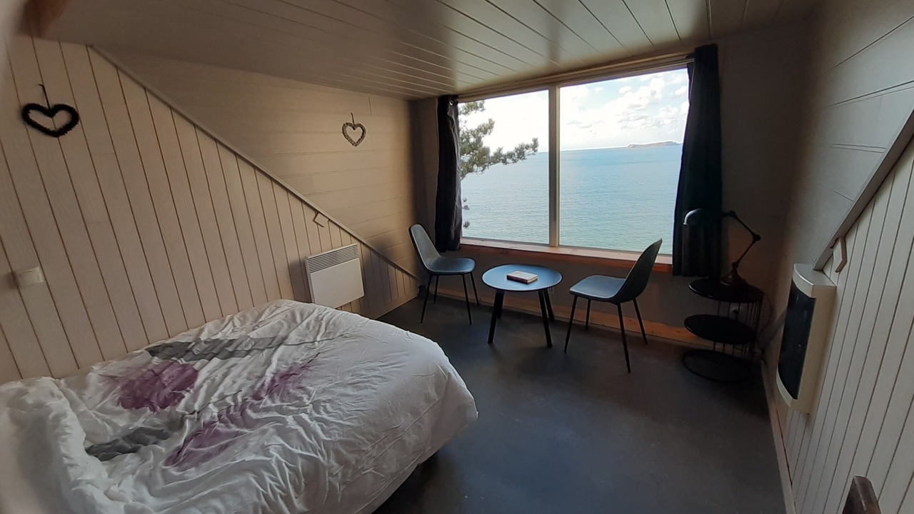 Photo of Bedroom in Tredrez-Locquemeau