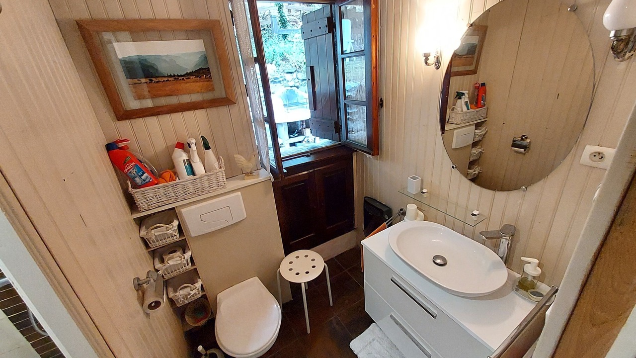 Photo of Bathroom in Eup