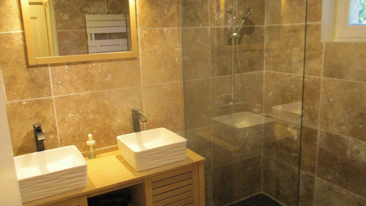 Photo of Bathroom in Uzes