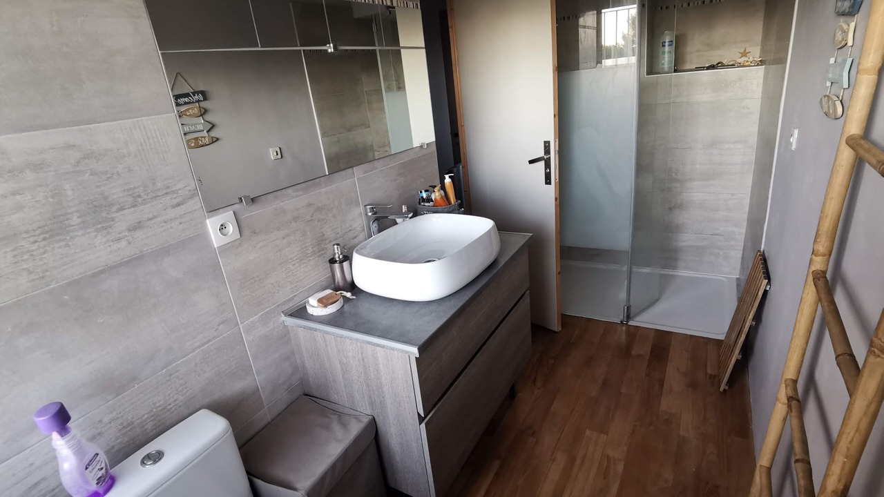 Photo of Bathroom in Le Castellet