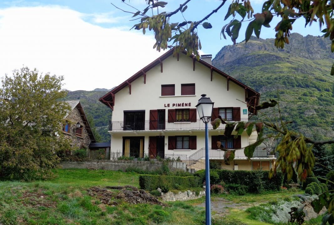 Photo of Outdoor in Gedre