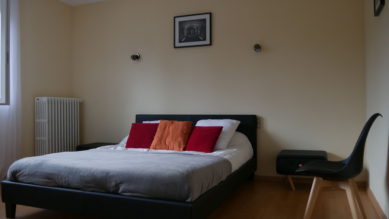 Photo of Bedroom in Ay