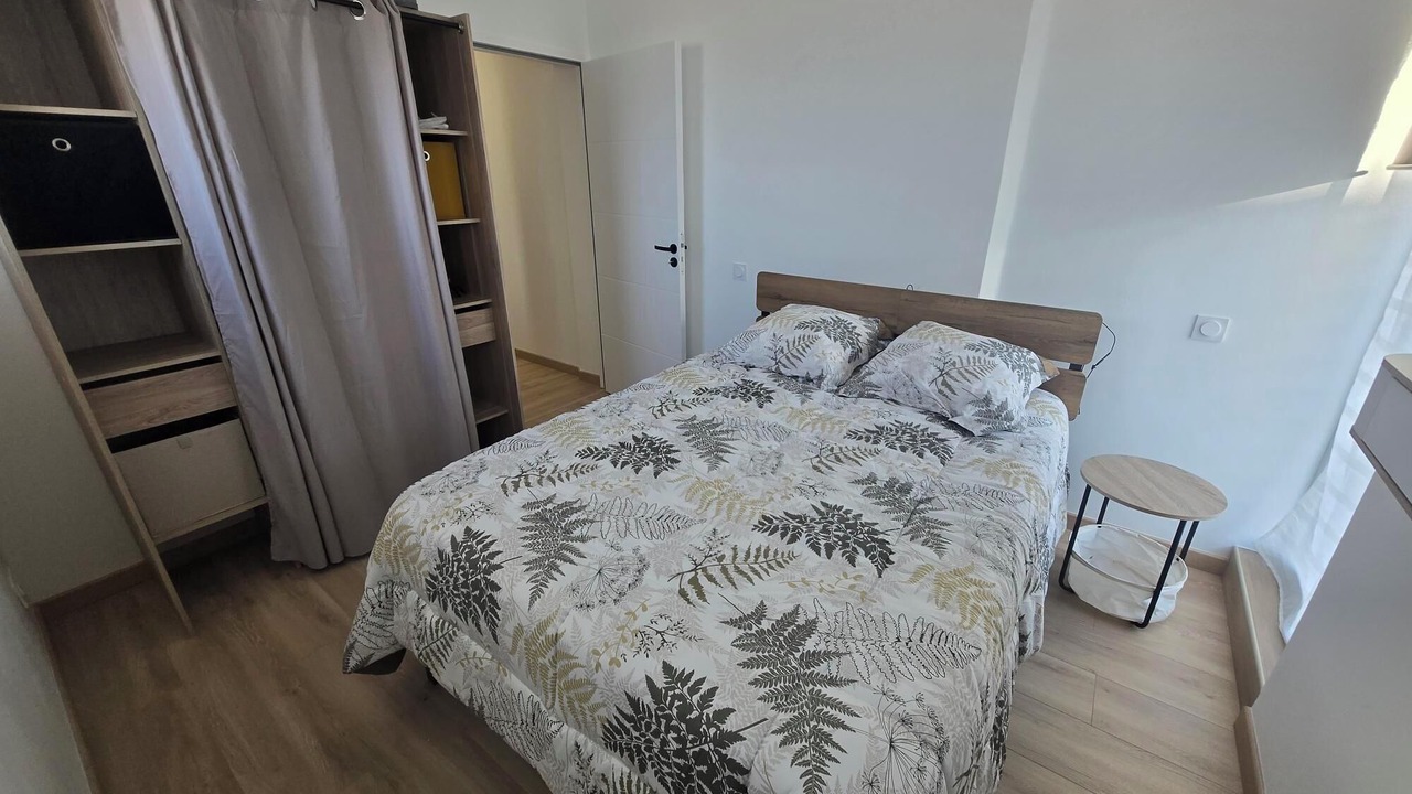 Photo of Bedroom in Ploubezre