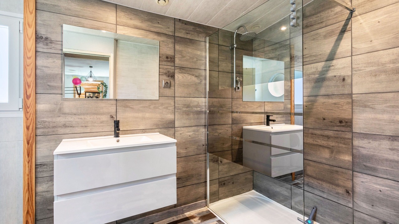 Photo of Bathroom in Ploumagoar