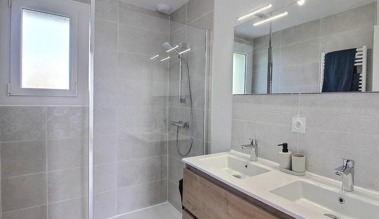 Photo of Bathroom in Pommeret