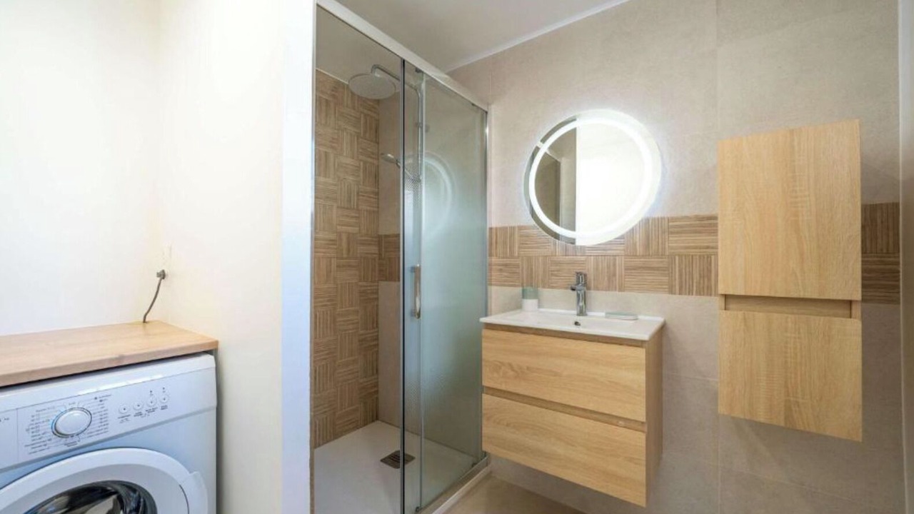 Photo of Bathroom in Biot