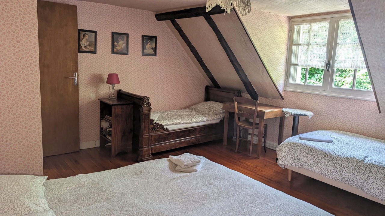 Photo of Bedroom in Avajan