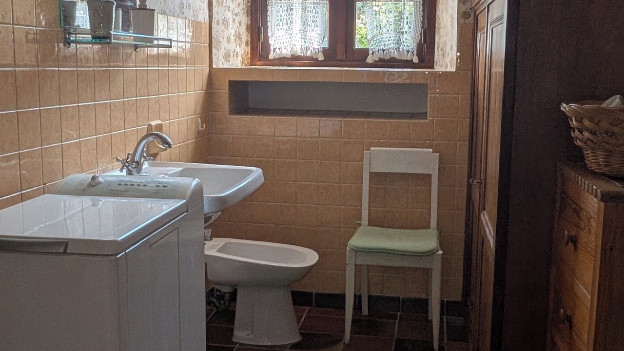 Photo of Bathroom in Avajan