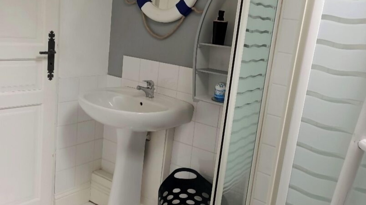 Photo of Bathroom in Megrit