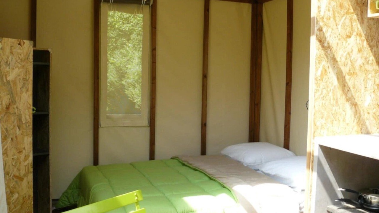 Photo of Bedroom in Louvie Juzon
