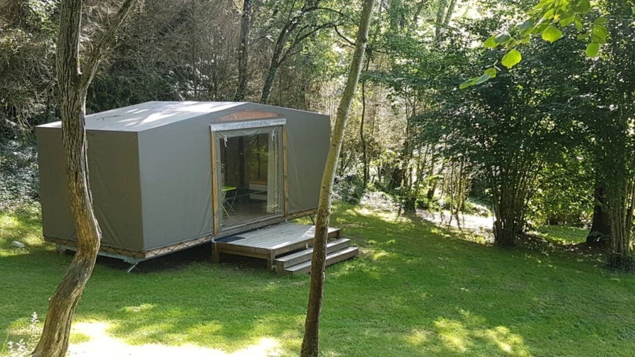 Photo of Outdoor in Louvie Juzon