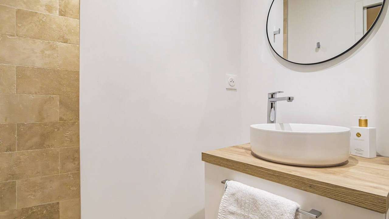 Photo of Bathroom in Centre Erlon