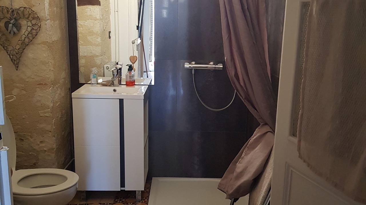 Photo of Bathroom in Neuvy-Sautour