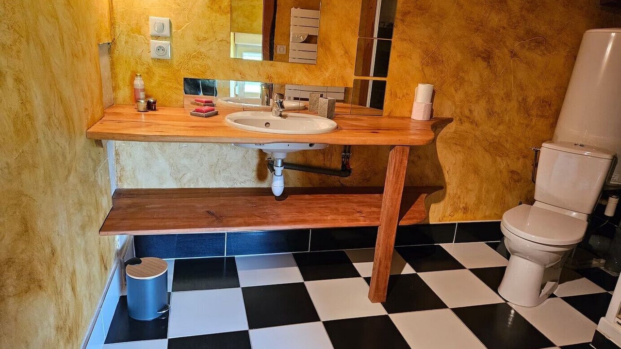 Photo of Bathroom in Fronville