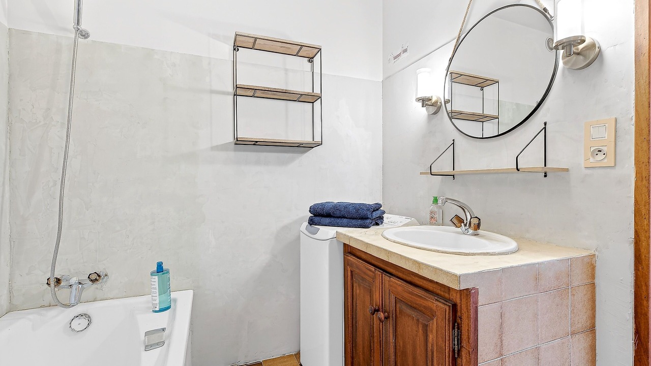 Photo of Bathroom in Gap
