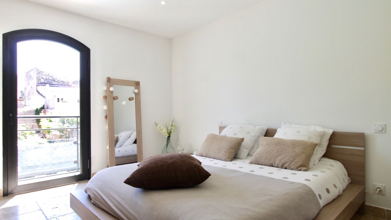 Photo of Bedroom in Rochefort-du-Gard