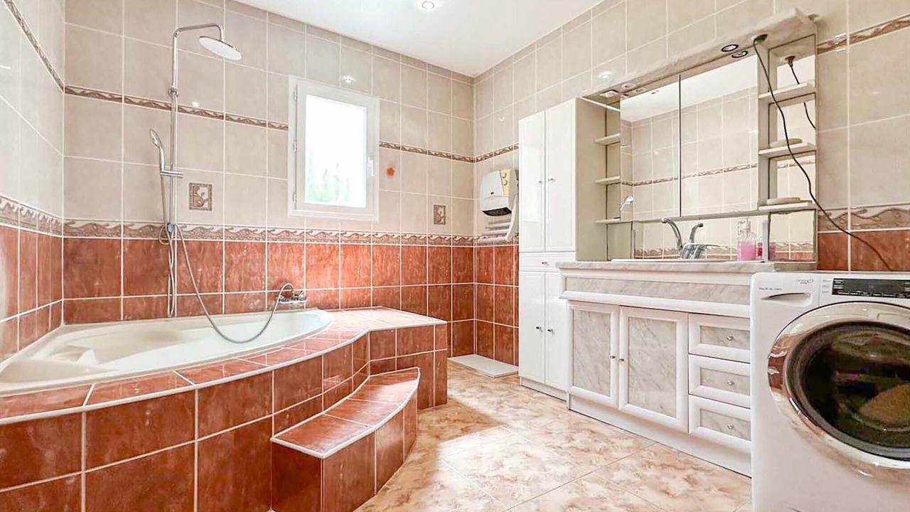 Photo of Bathroom in Rochefort-du-Gard
