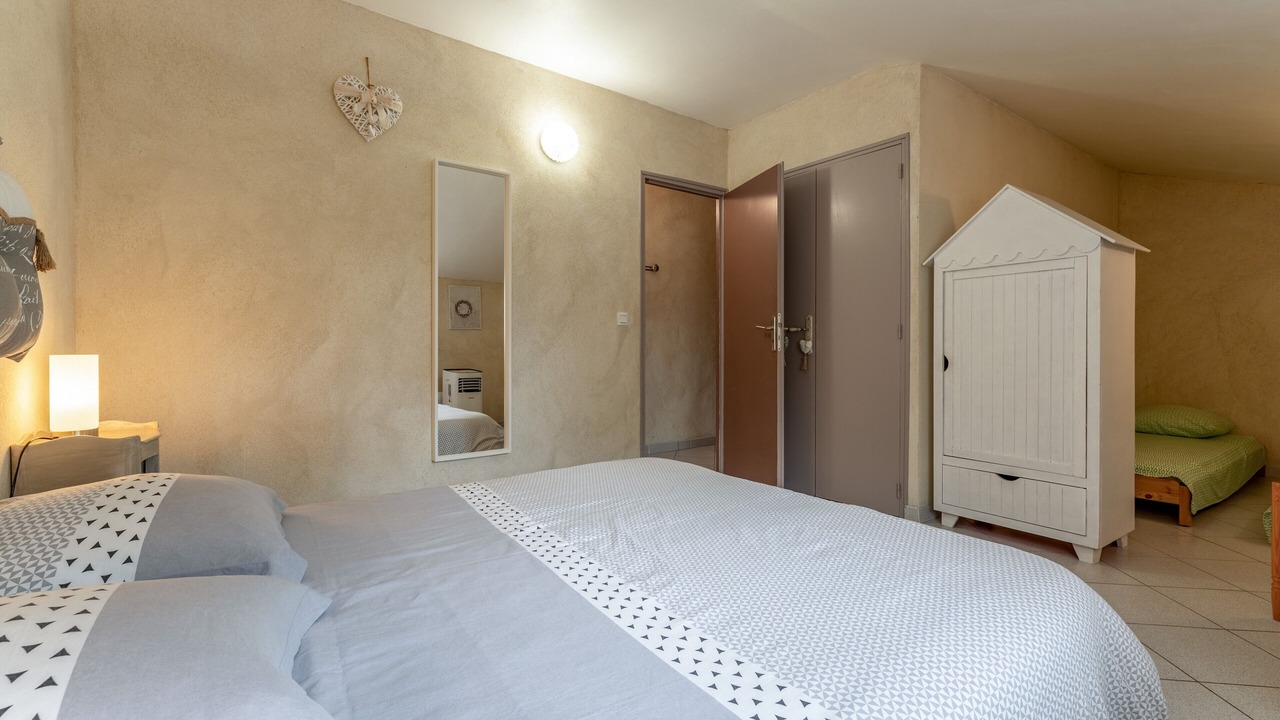 Photo of Bedroom in Vinsobres
