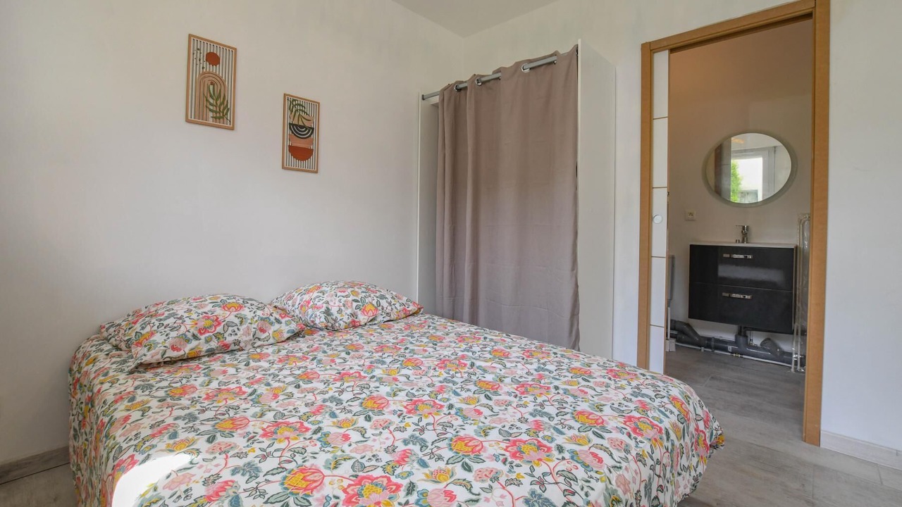 Photo of Bedroom in Sainte-Savine