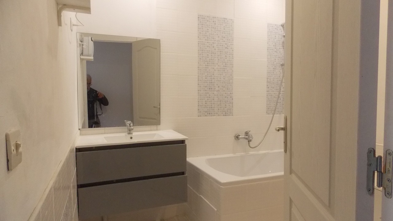 Photo of Bathroom in Saint-Louis-et-Parahou