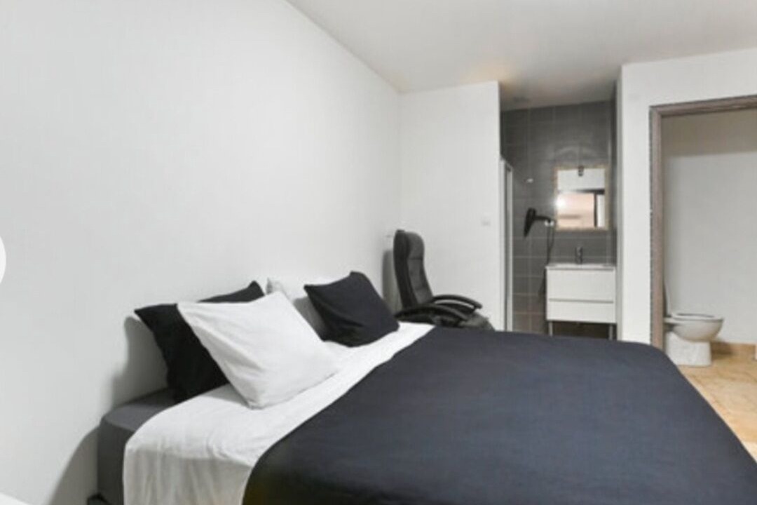 Photo of Bedroom in Jonquieres-Saint-Vincent
