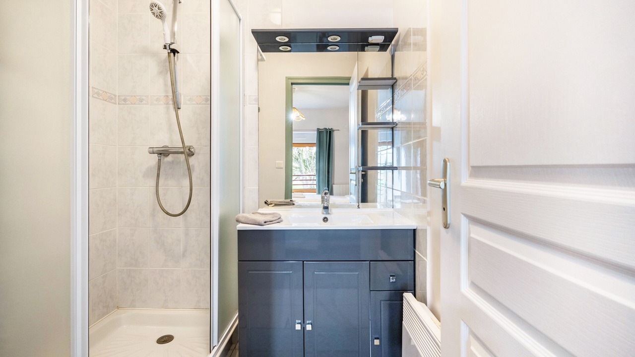 Photo of Bathroom in Lanvallay