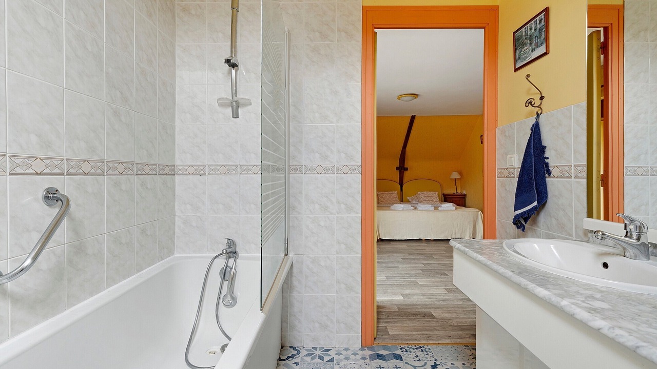 Photo of Bathroom in Lanvallay