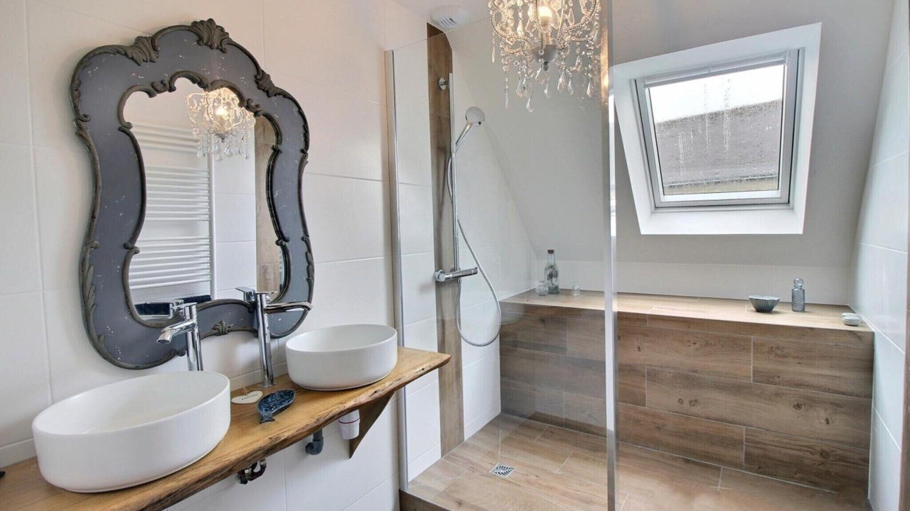 Photo of Bathroom in Neulliac