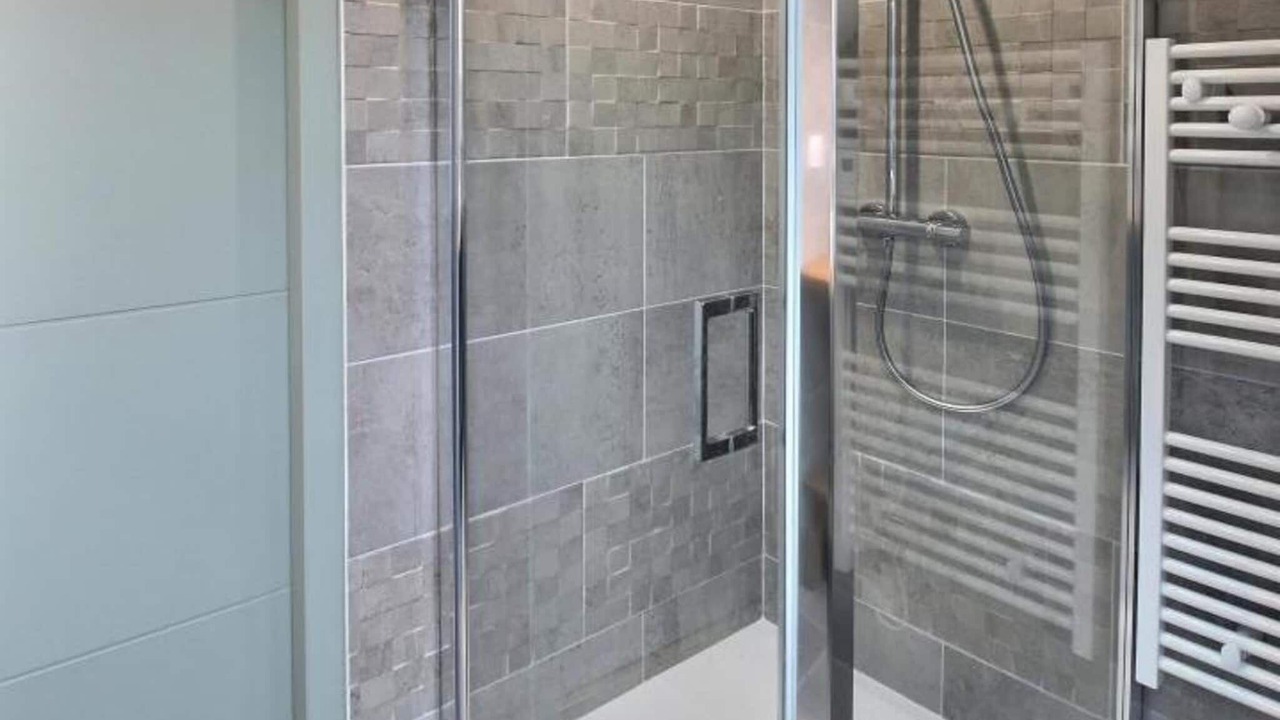 Photo of Bathroom in Neulliac
