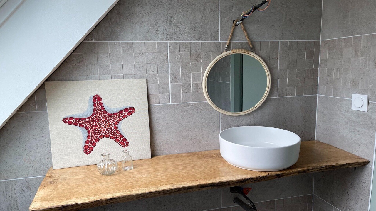 Photo of Bathroom in Neulliac