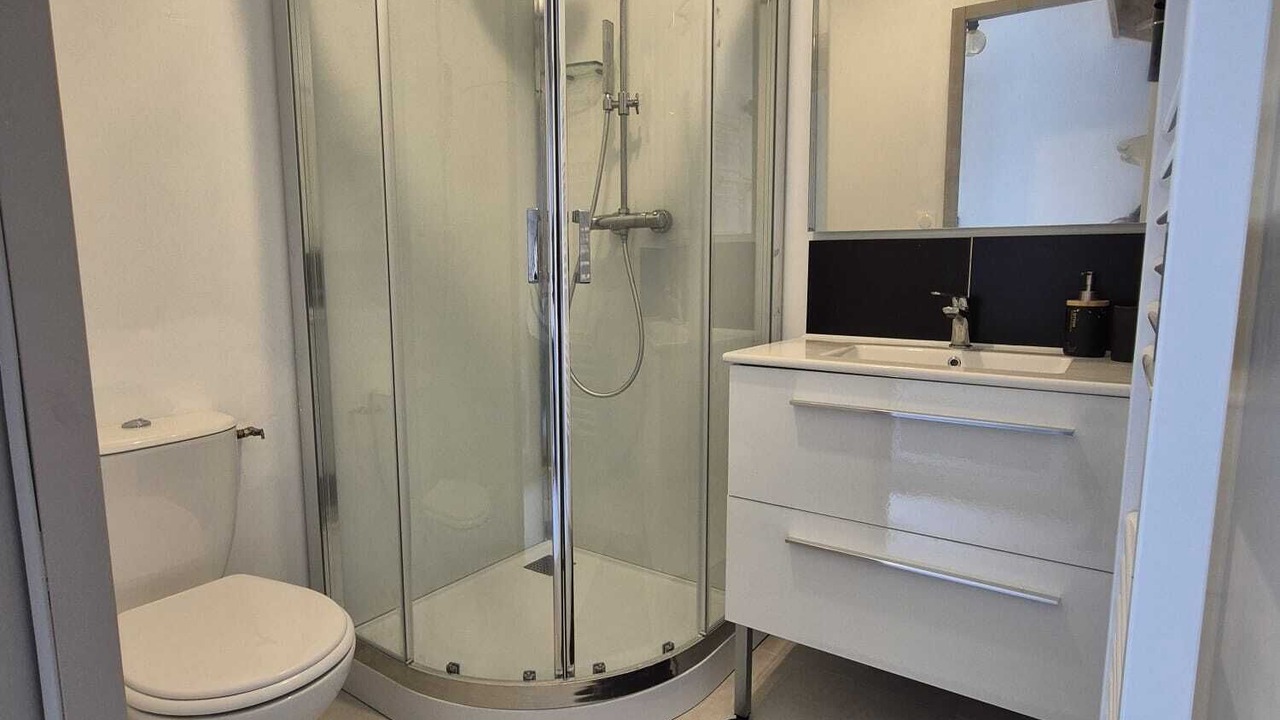 Photo of Bathroom in Henon