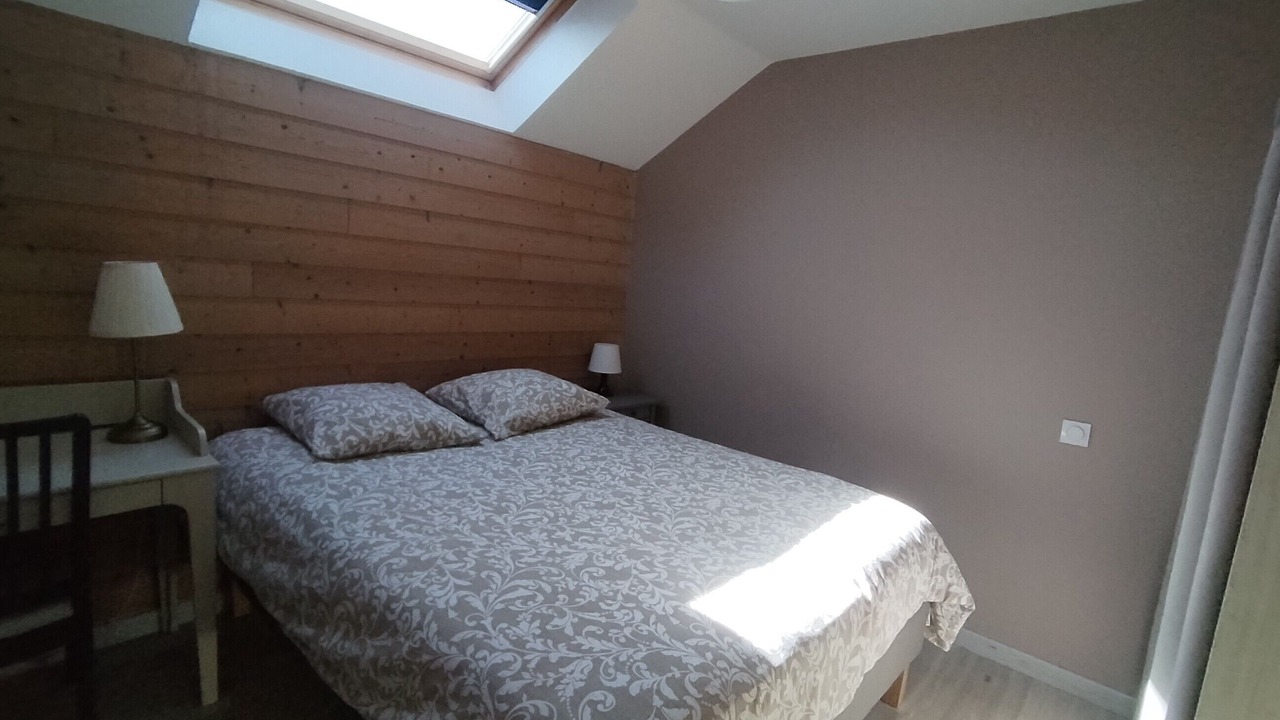 Photo of Bedroom in Herpy-l'Arlesienne