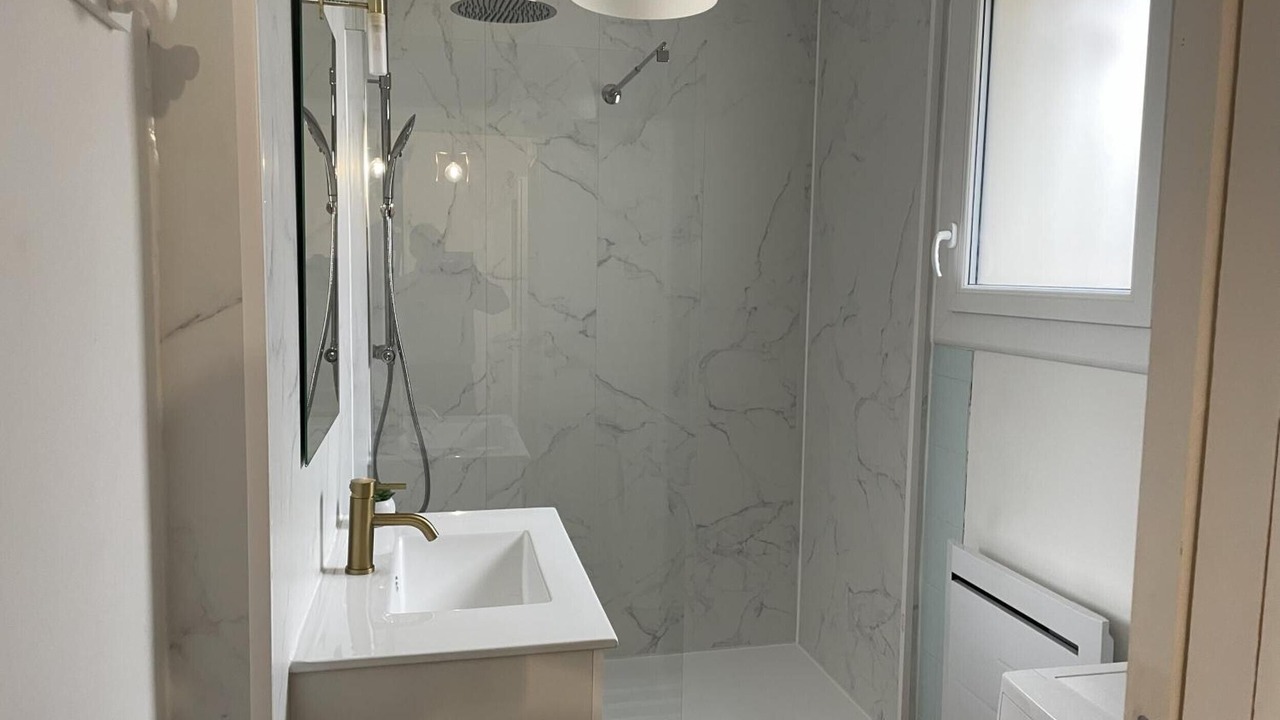 Photo of Bathroom in Chatillon-sur-Broue