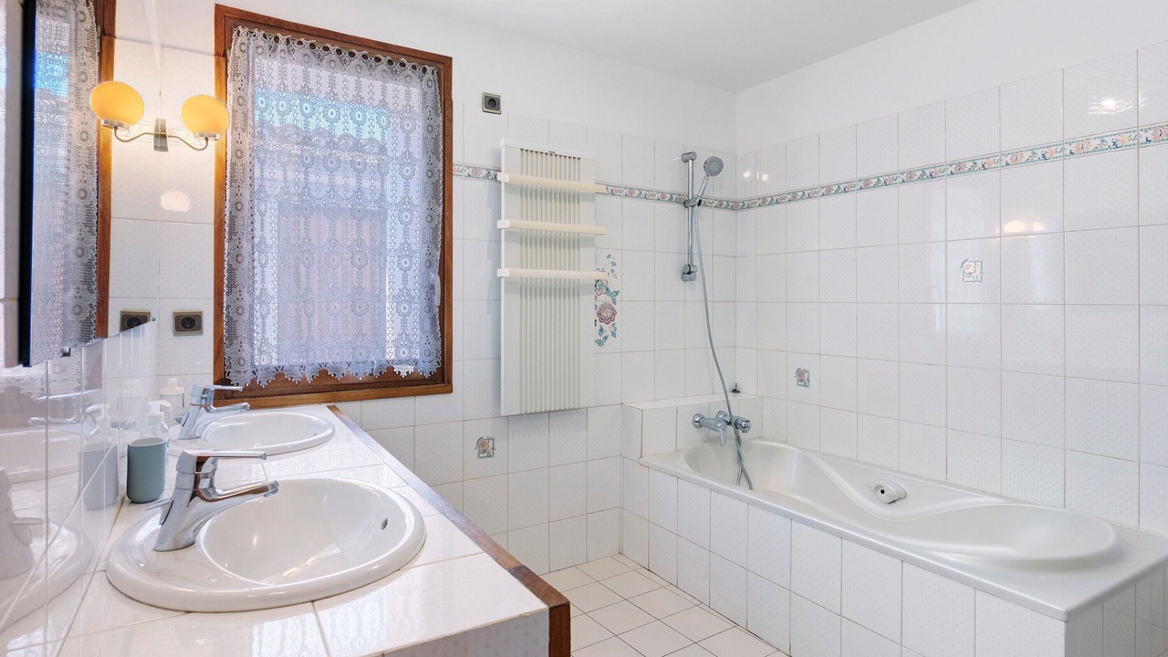 Photo of Bathroom in Couiza