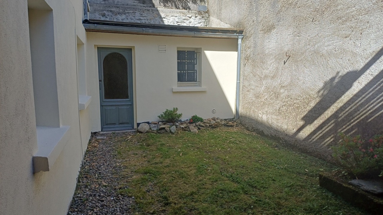 Photo of Outdoor in Campan