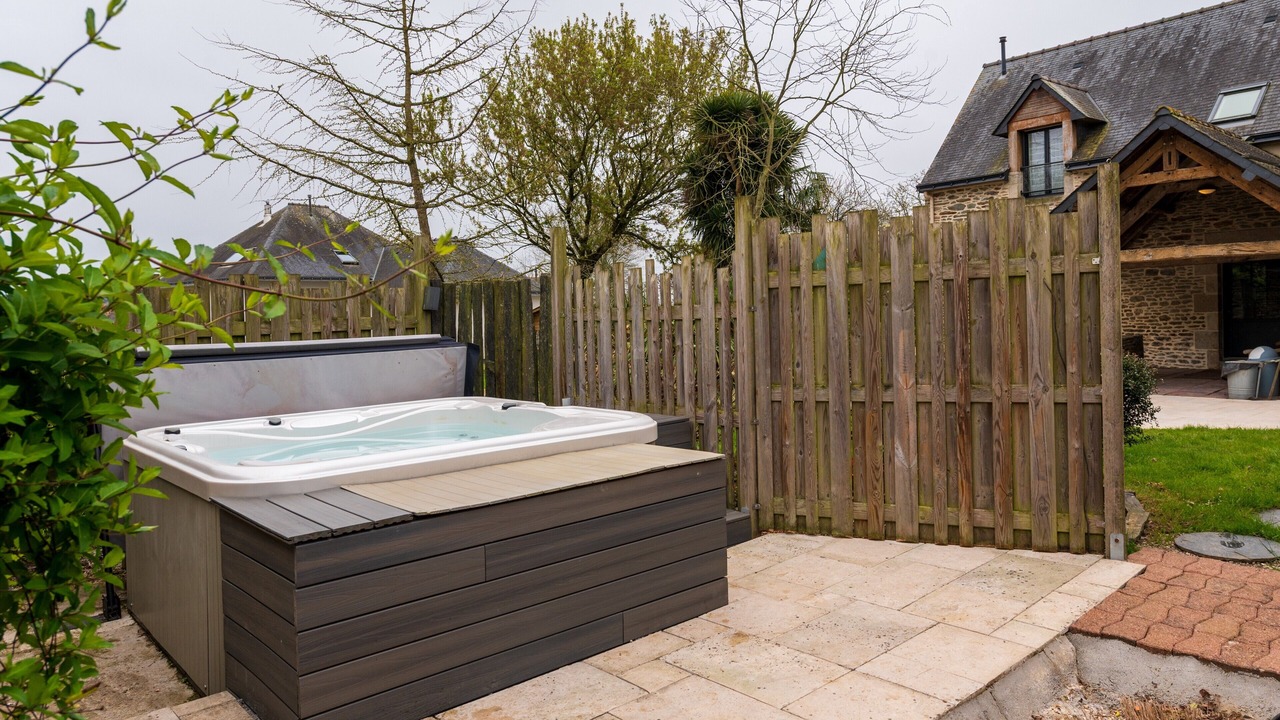 Photo of Outdoor in La Croix-Hellean
