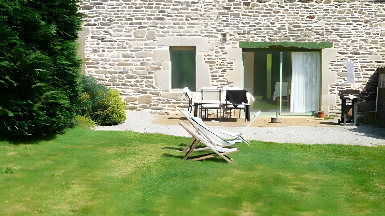 Photo of Outdoor in La Croix-Hellean