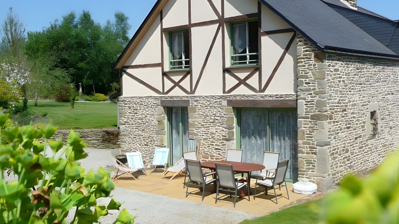 Photo of Outdoor in La Croix-Hellean