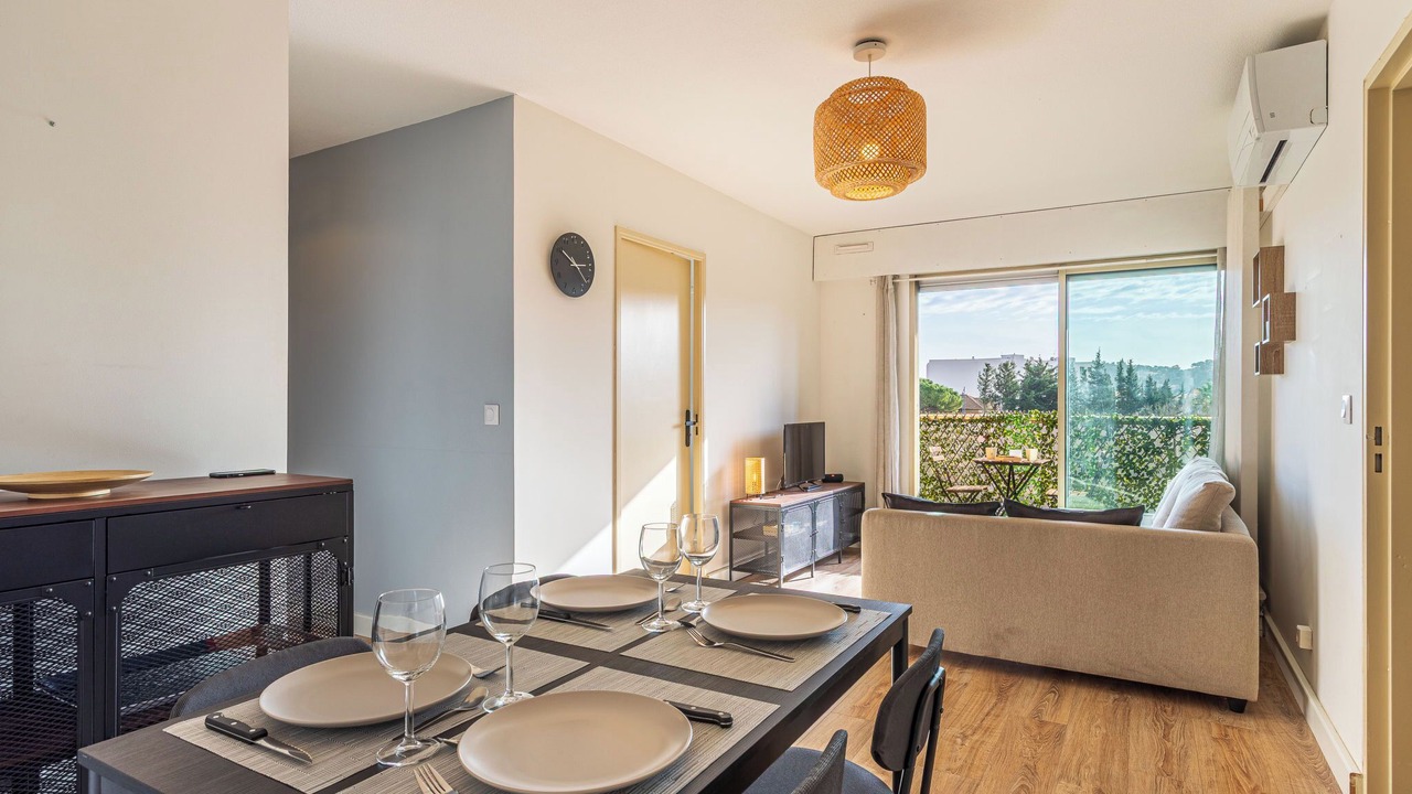 Photo of Livingroom in Hyeres City Centre